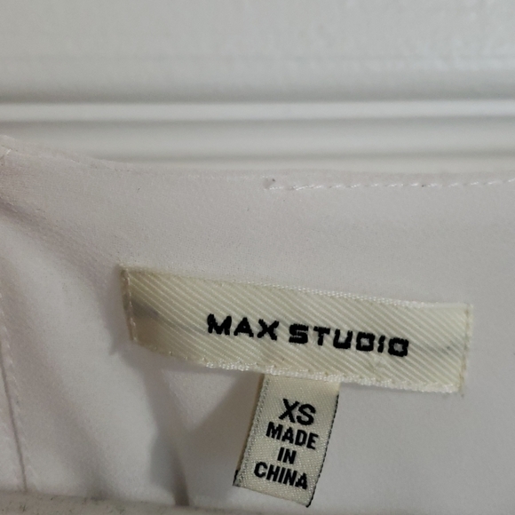 Top - Picture 2 of 2